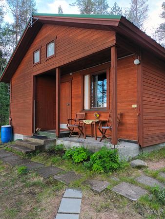 Außenansicht vom Eingang mit Terrasse